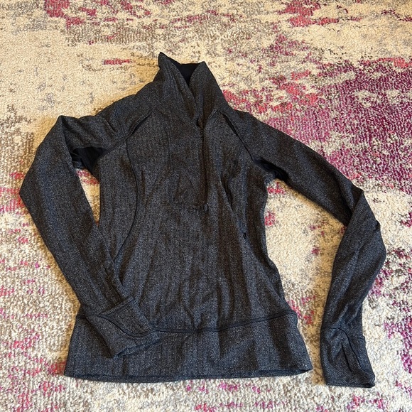 Lululemon pullover - Picture 1 of 2